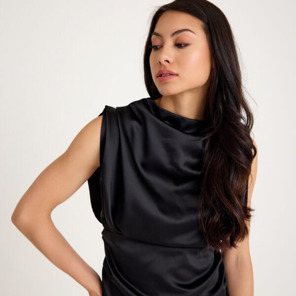 Siyah Saten Büzgülü Elbise